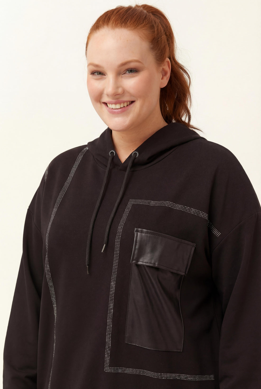 Kadın Büyük Beden Deri Cep Detaylı Taş İşlemeli Siyah Sweatshirt
