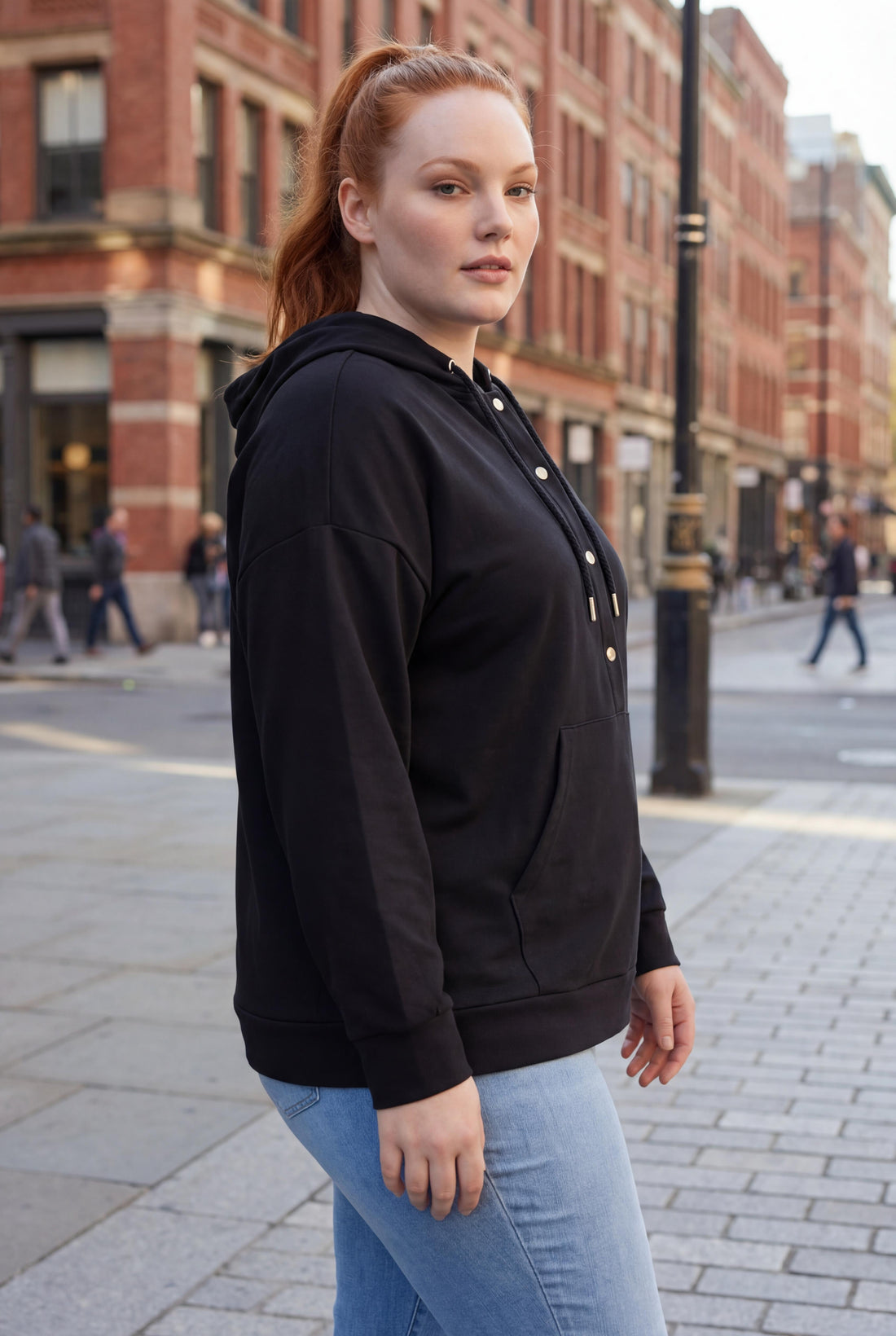 Kadın Büyük Beden Kanguru Cepli Basic Siyah Sweatshirt